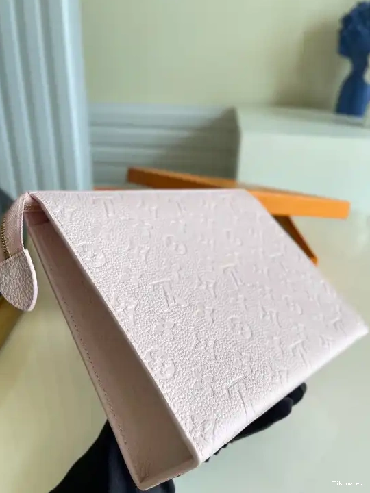 Cheap LOUIS VUITTON POCHETTE VOYAGE 0610